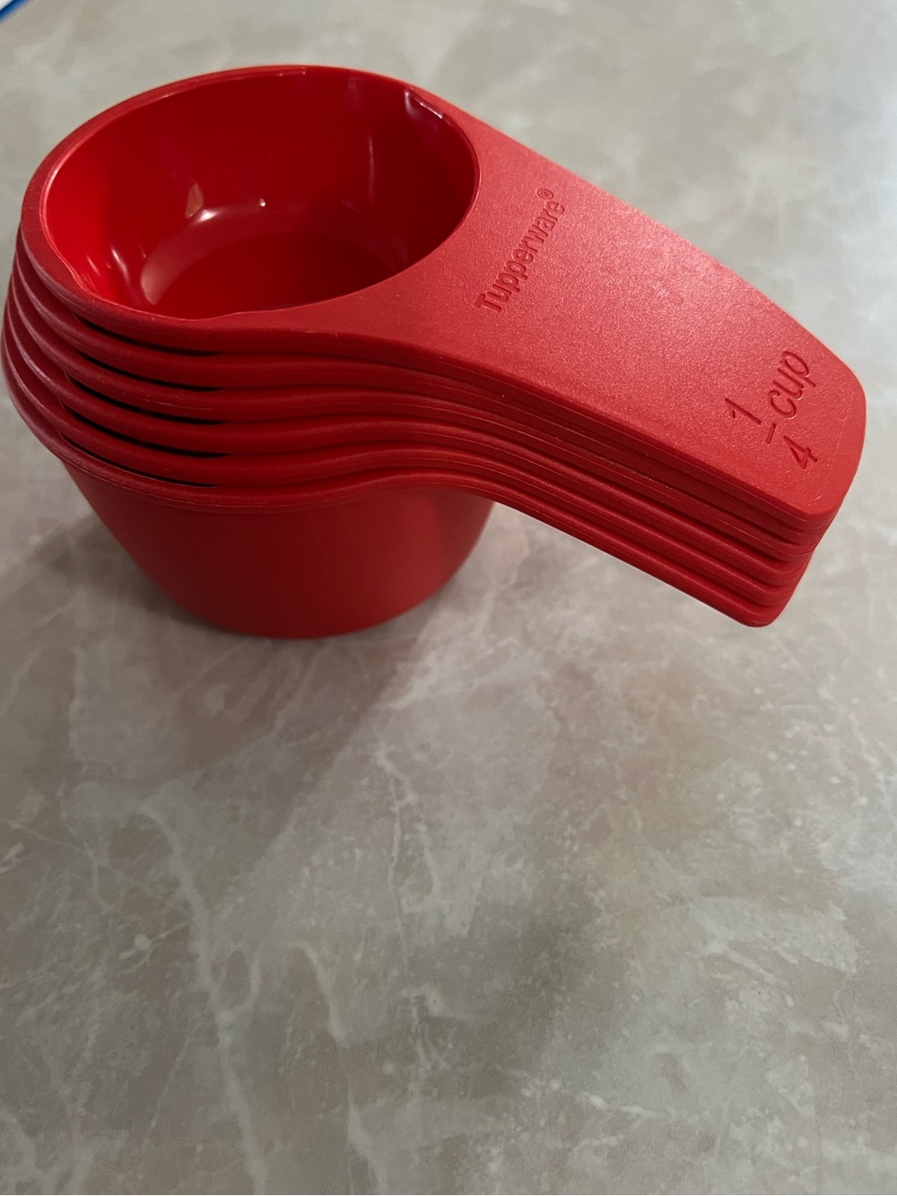 ✨SALE ✨Tupperware Red Measuring Mates Measuring Cups (6 measuring cups)